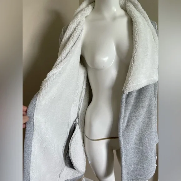 Ann Taylor LOFT Sherpa Lined Fly Away Open Front Jacket Cardigan Gray Medium - Picture 5 of 8